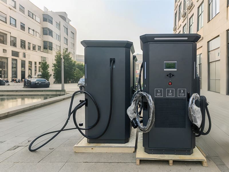 brazil's electric vehicle sales surge, but the construction of ev charging station in Brazil lags behind