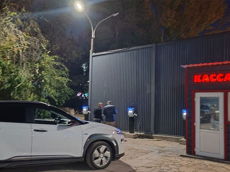 operators look at the optimal choice of cost and configuration for ev charger station price