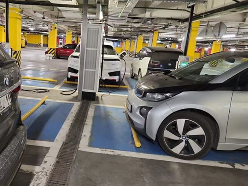 the difference between fast charging and slow charging of ev charger